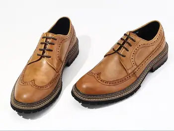 איכות גבוהה חום ונועלים נעליים מזדמנים עור אמיתי נעלי גברים קלאסיקות נעליים לגברים מגולף עסקית רשמית גברים נעליים